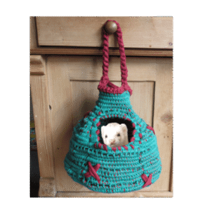 Hutje voor fret groen/rood