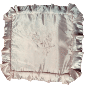 Roze satijnen kussen vierkant met roesjes