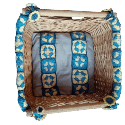 Mand riet vierkant met kussen & versiering