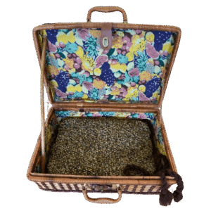 Koffertje riet met gevoerde fruitstof