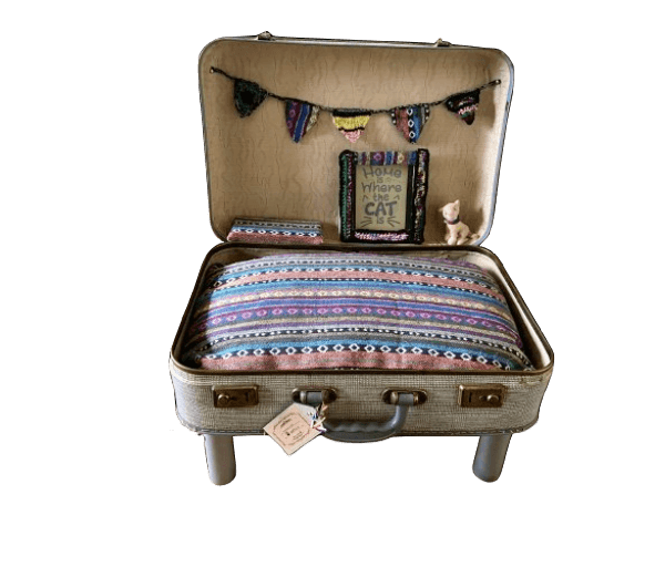 Koffermeubeltje vintage met gehaakt/gebreid kussen - Afbeelding 4