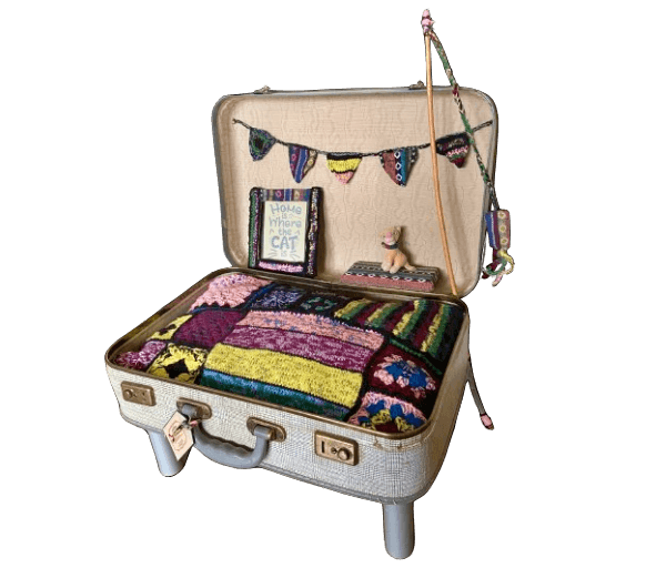 Koffermeubeltje vintage met gehaakt/gebreid kussen - Afbeelding 2