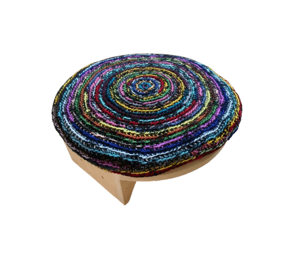 Ronde muurplank/wandligbed met fleurig kussen - Afbeelding 4