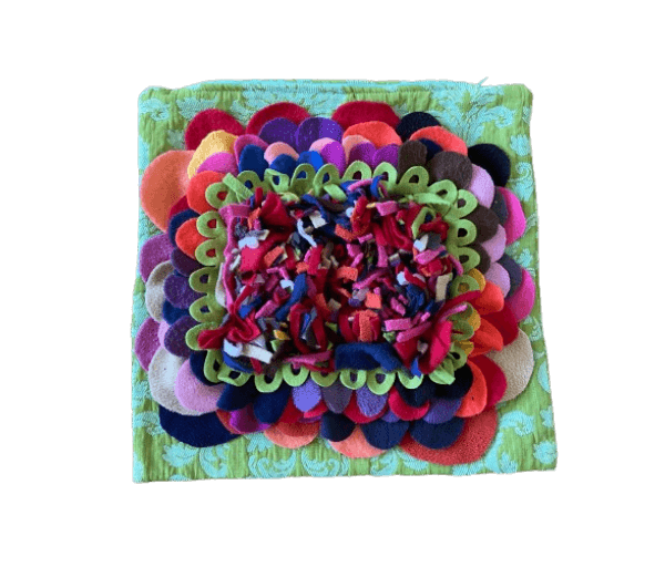 Snuffelmatkussen groen met gekleurde bloem